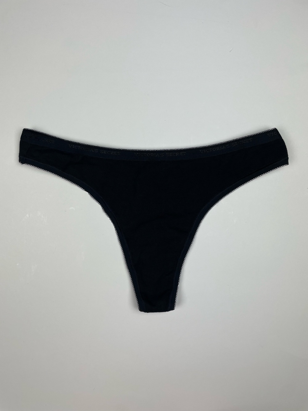 2009 NWT Victoria's Secret black cotton & spandex thong in size M - Picture 1 of 4